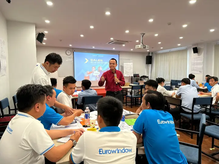 Buổi đào tạo của Đàm Thế Ngọc — EUROWINDOW XSALES