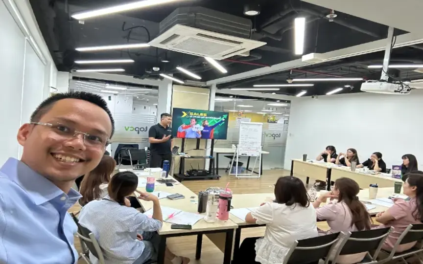 Buổi đào tạo của Đàm Thế Ngọc — TOKYOLIFE XSALES